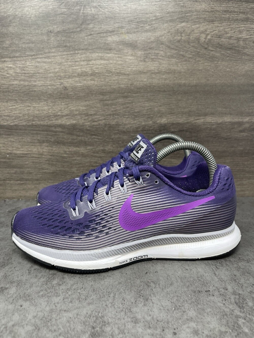 Nike Air Zoom Pegasus 34 Womens Size 7.5 Purple Running Shoes 880560-500